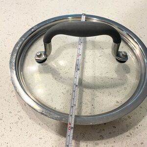 The Pampered Chef Glass Lid with grey handle